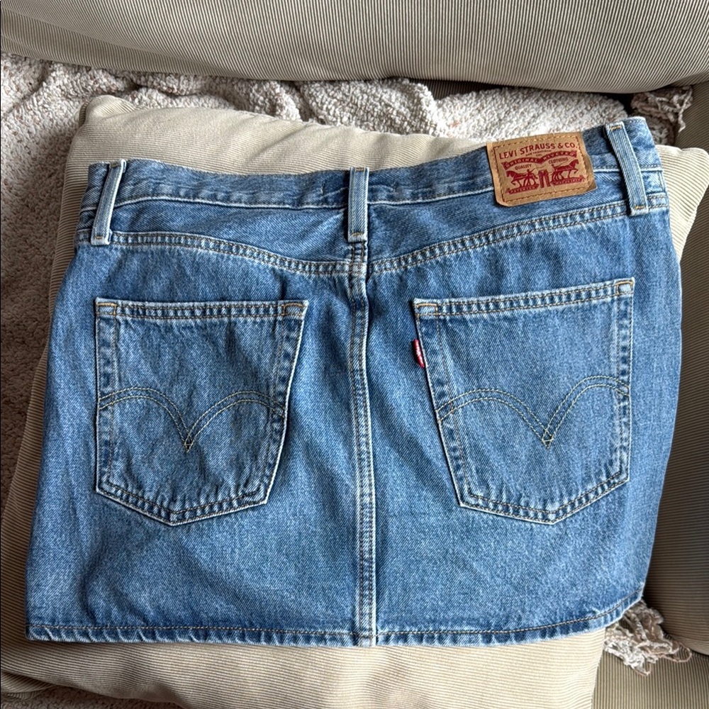 Levi's Blue Denim “Icon Skirt”